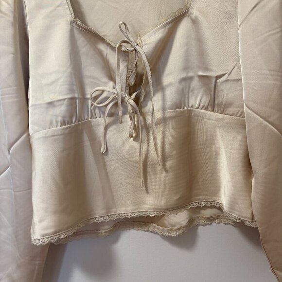 House of Harlow 1960 satiny long sleeve blouse cream crop lace bows Size L - Picture 7 of 12
